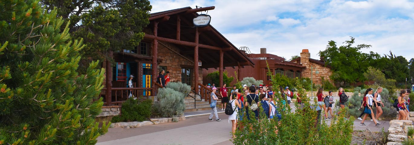 Hotel in Grand Canyon National Park with a helicopter flight