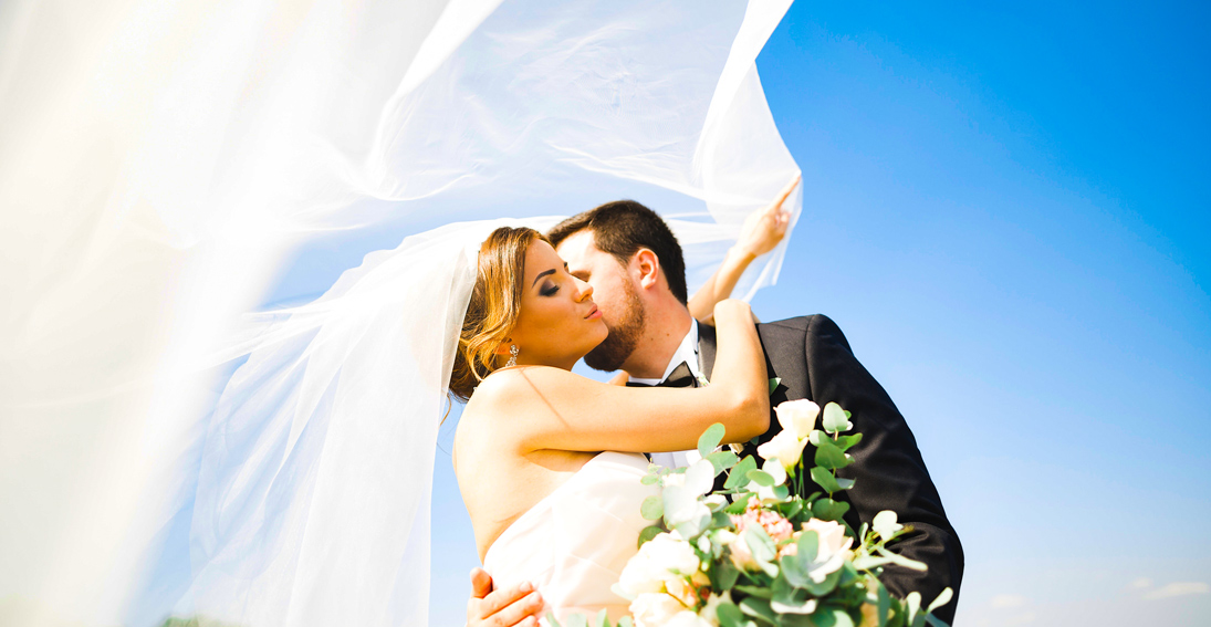 Beautiful photo opportunities during your Hana landing wedding ceremony